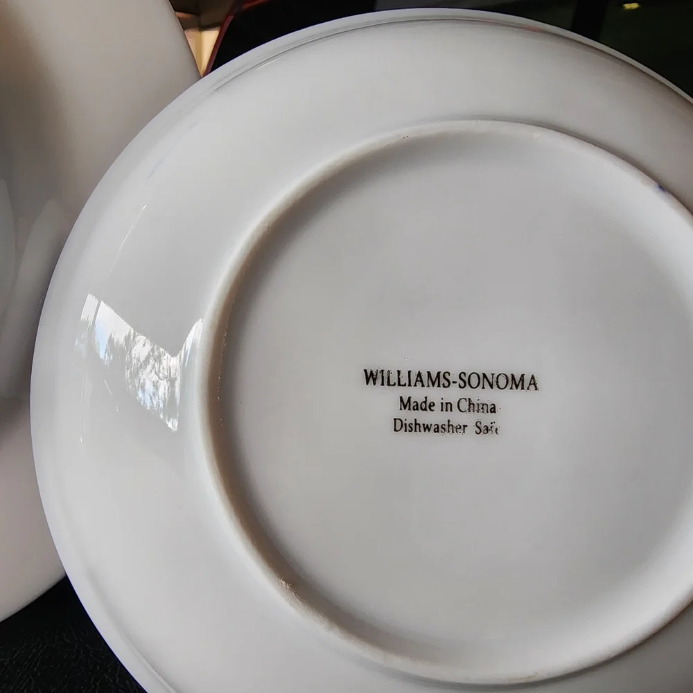 Williams Sonoma Plates Bowls Cups Mugs Flow Blue White 27pc